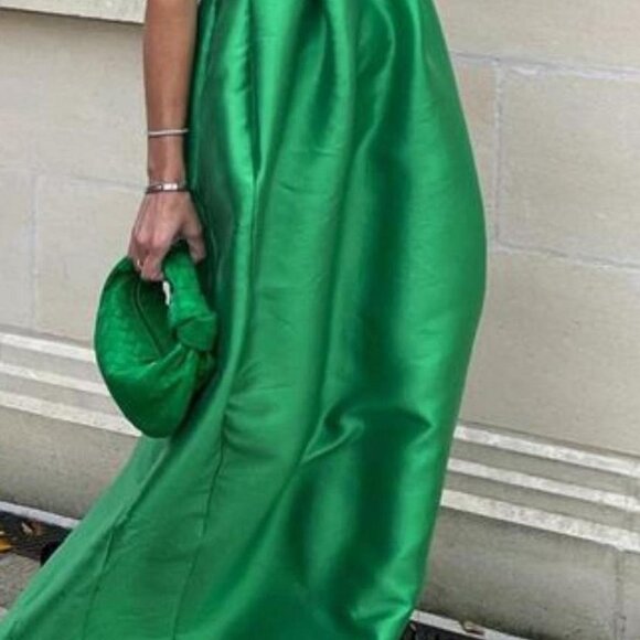 ISO - NEED THIS DRESS- OROTON BOW DETAIL GOWN GARDEN - Picture 4 of 6